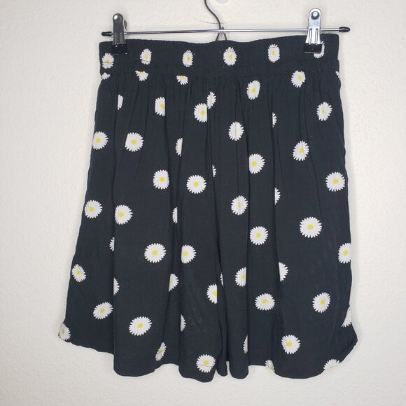 Urban Outfitters Women's Sz  S Black Floral Flowy Shorts - Picture 2 of 6